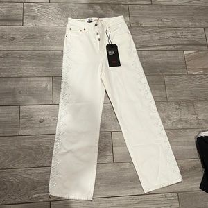 Levi’s NWT ribcage straight ankle 24